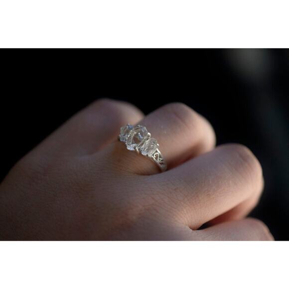 alternative raw diamond engagement rings, raw crystal size 4 5 6 7 8 8 9 10 11 - Picture 1 of 9